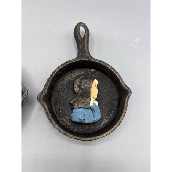 Vtg Mini Cast Iron Skillets Hand Painted Amish Decor 2 Pc Set - Picture 3 of 6